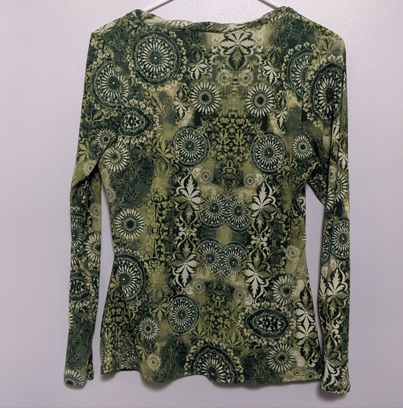 Liz Claiborne green print mesh knit top - Picture 3 of 3